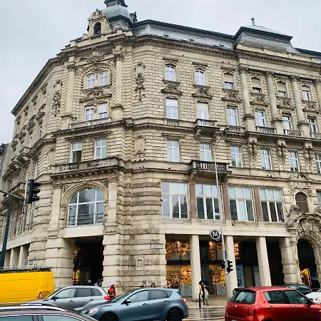 Luxury Central Next To The Fashion Str. Apartment *